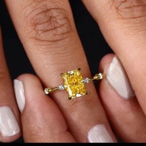 - 14kt gold plated topaz square cut ring size 8 3.2ct